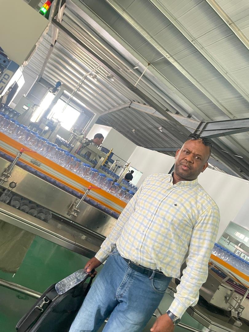 صورة من المصنع