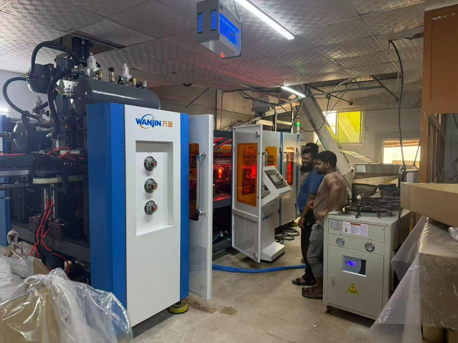 صورة من المصنع